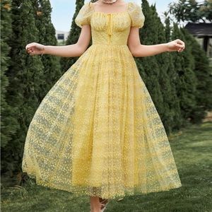 Yellow cottage core dress, very flowy size large